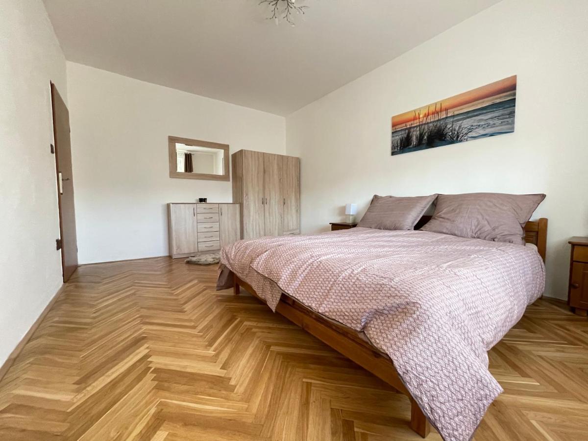 Apartman Jnj Velkomoravska Оломоуц Екстериор снимка